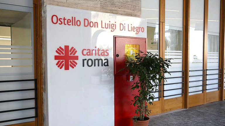 Porta santa Ostello Caritas 1024x576